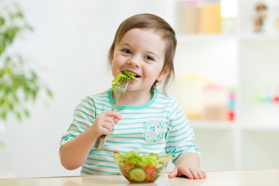 نکاتی که هنگام غذا دادن به کودک باید رعایت کنید