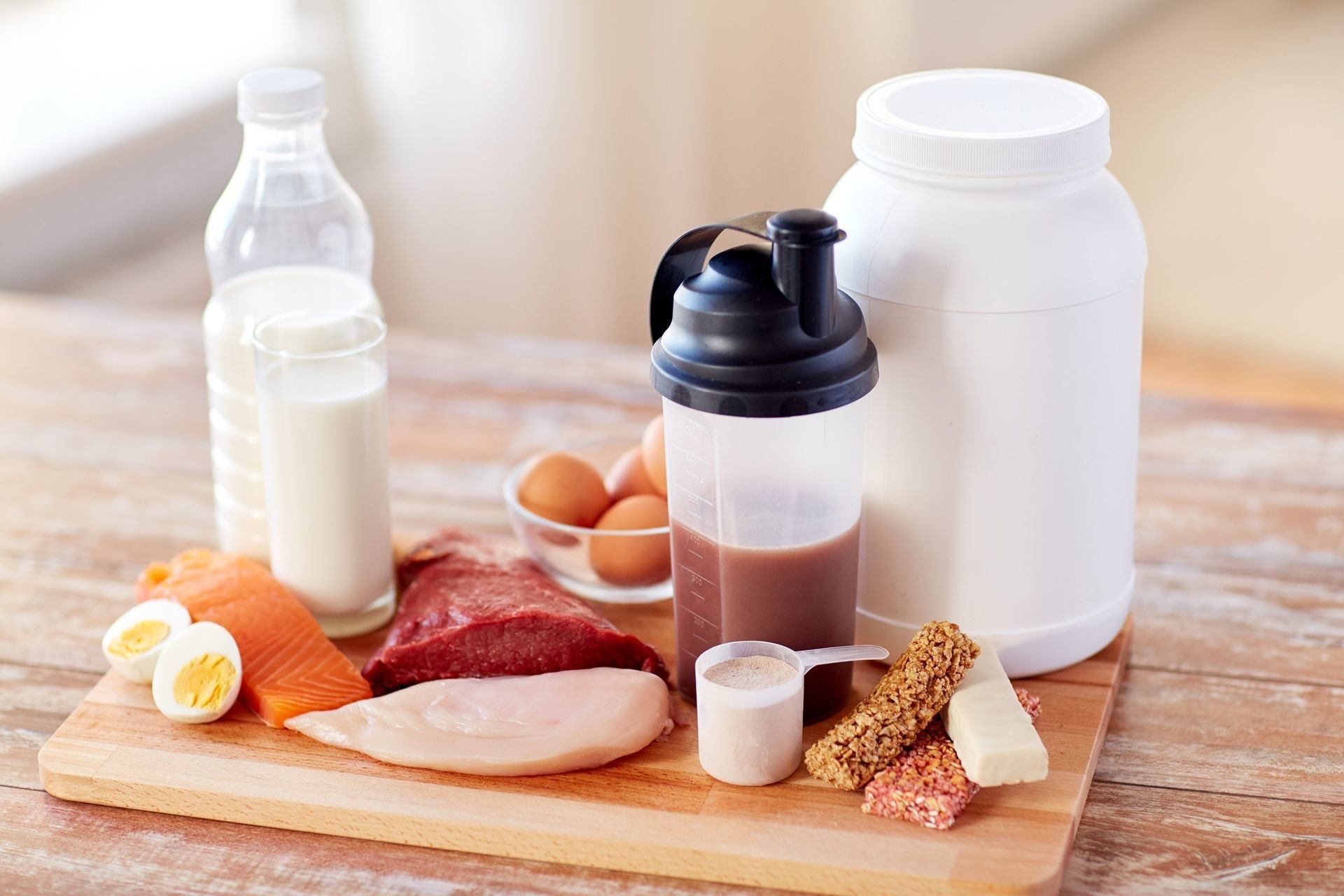 هنگامی ‌که از انواع مواد غذایی پروتئین‌دار مصرف می‌کنید، بدن نیاز به انرژی بیشتری برای مصرف درشت مغذی‌ها دارد